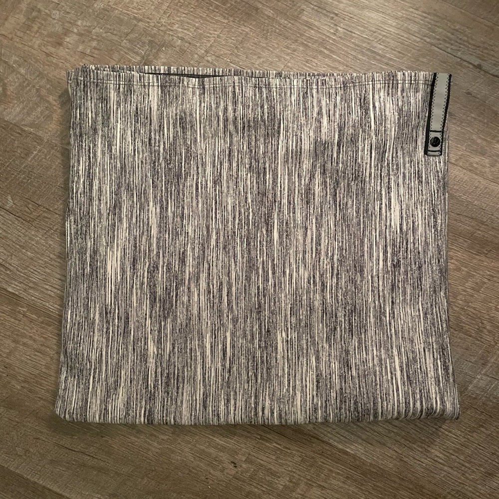 Lululemon infinity scarf